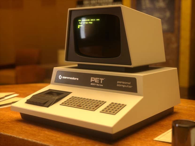 commodore pet side angle